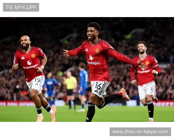 曼联站位更紧凑，攻防切换更顺畅