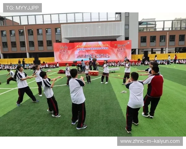 多校在体育课中加入简化翻滚和徒手平衡练习